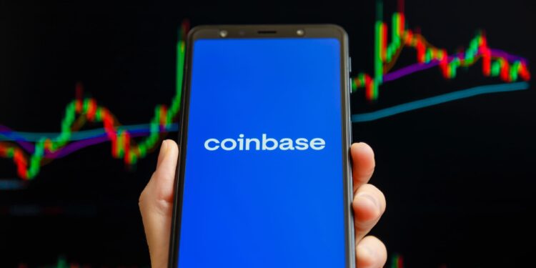 ¡Coinbase hace historia!: Explota en Wall Street tras ingresar al S&P 500