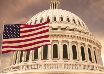 PIB se desploma, inflación crece y Trump culpa a Biden mientras afirma: “¡Tengan paciencia!”