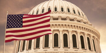 PIB se desploma, inflación crece y Trump culpa a Biden mientras afirma: “¡Tengan paciencia!”