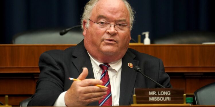 Trump postula a un profesional con cuestionable pasado para dirigir al IRS