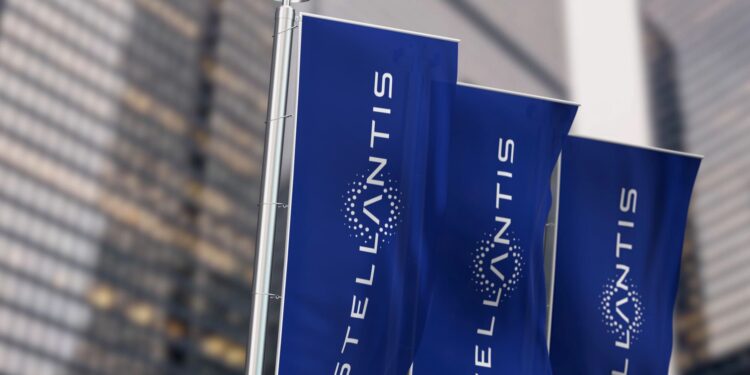 El nuevo CEO de Stellantis jura transformar al gigante automotriz con una cruzada personal