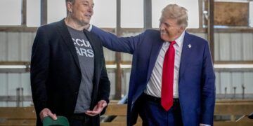 Elon Musk da un giro inesperado y se acerca de nuevo a Trump en plena tormenta política por protestas en L.A.