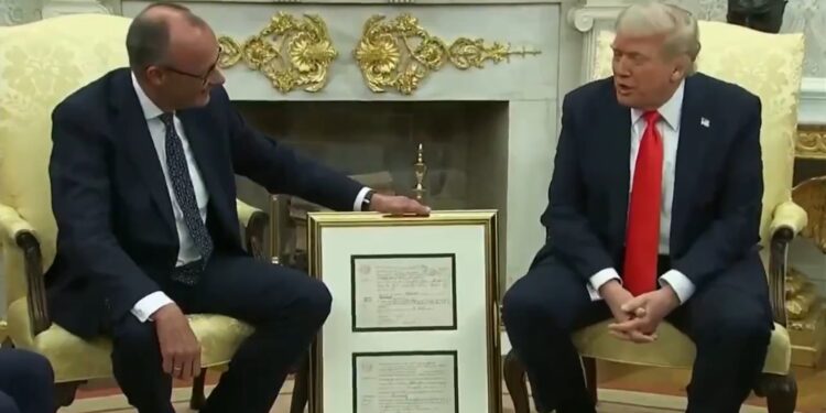 Trump insinúa que podría permitir que Rusia y Ucrania “peleen un rato” antes de intervenir