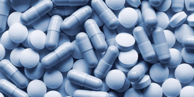 Trump lanza amenaza a farmacéuticas: Hasta 200% de aranceles para compañías extranjeras