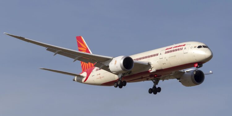 Vuelo AI117 del Boeing 787 de Air India cayó por corte en el suministro de combustible