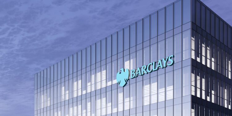 Barclays sacude al mercado: Dispara ganancias y lanza recompra multimillonaria