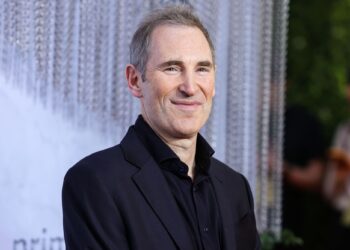 CEO de Amazon lanza advertencia: la inteligencia artificial eliminará empleos y reducirá su plantilla