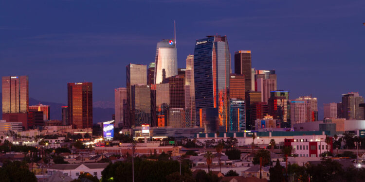 Tropas irrumpieron en Los Ángeles durante operativo migratorio para sembrar miedo en migrantes