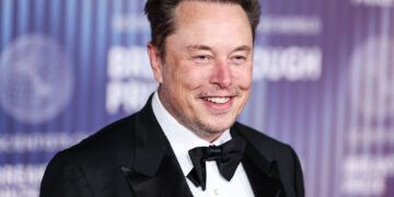 Musk desata la guerra total contra OpenAI: Startup xAI recauda $10,000 millones y apunta a dominar la IA