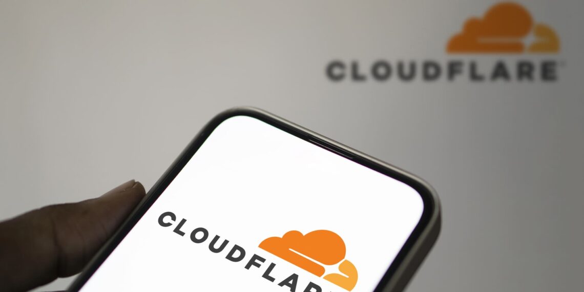 Cloudflare bloqueará la web contra los bots de inteligencia artificial