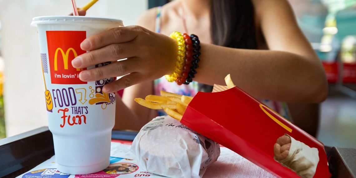 McDonald’s sacude el mercado con cifras sólidas, pero teme por sus clientes más fieles