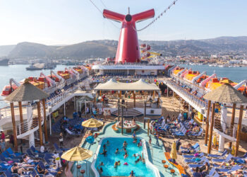 Dos pasajeros del crucero Carnival pierden la vida en un mismo día
