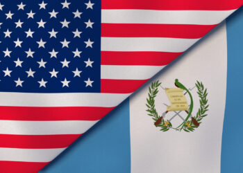 Juez frena la deportación exprés de niños guatemaltecos que ya estaban en aviones rumbo a su país