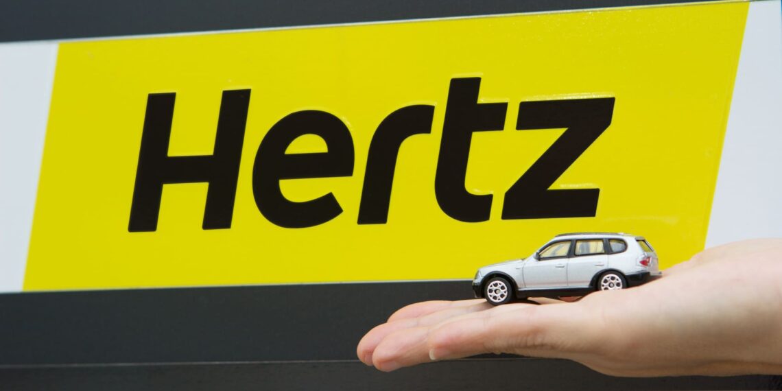 Hertz venderá autos usados en Amazon