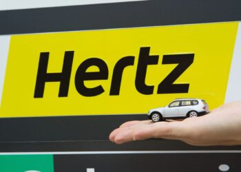 Hertz venderá autos usados en Amazon
