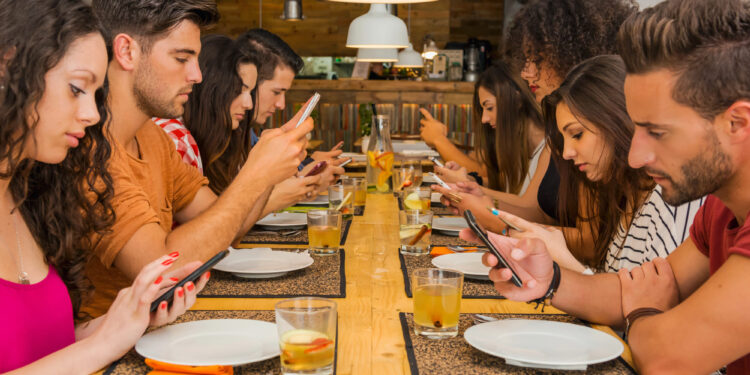 La “droga del siglo XXI” que invade hogares: Expertos alertan sobre sus efectos ocultos