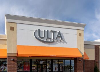 Ulta Beauty eleva previsión anual tras superar expectativas y crecer en todas sus categorías