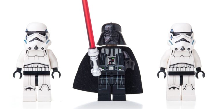 Lego alcanza ingresos récord en el primer semestre de 2025 gracias a sets de flores y automóviles