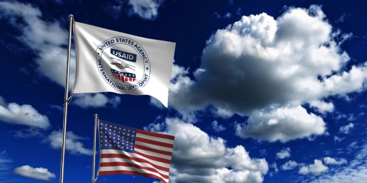 Trump afirma estar acabando con medio siglo de despilfarro: USAID en fase de cierre y recortes a la OPS