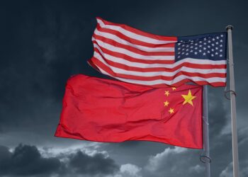 Trump por ahora no planea sancionar a China por compra de petróleo ruso, aunque mantiene amenaza
