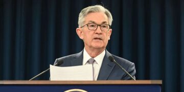 Trump eleva la presión sobre la FED con amenaza de demanda y exige recorte inmediato de tasas