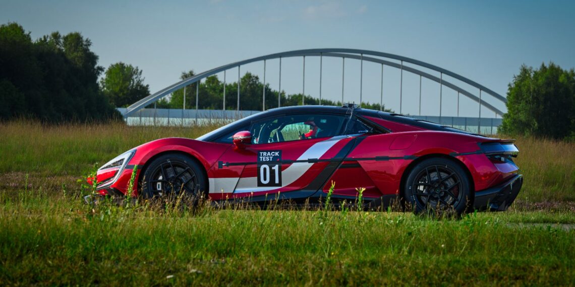 Superdeportivo chino pulveriza récord de velocidad alcanzando 472 km/h