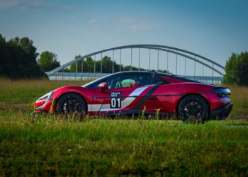 Superdeportivo chino pulveriza récord de velocidad alcanzando 472 km/h