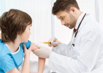 Florida elimina todos los mandatos de vacunación, convirtiéndose en el primer estado en hacerlo