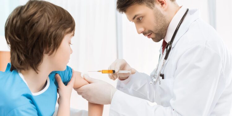 Florida elimina todos los mandatos de vacunación, convirtiéndose en el primer estado en hacerlo