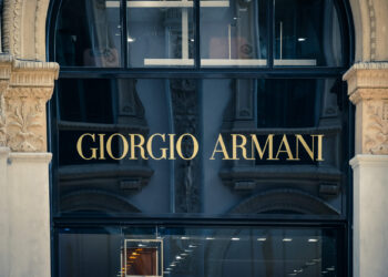 El testamento de Armani ordena vender su imperio o llevarlo a bolsa