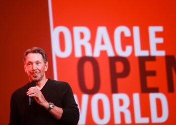 Larry Ellison sacude las reglas de Wall Street con su arriesgada fórmula para amasar $365,000 millones