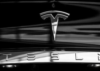 Tesla ofrece un paquete salarial de $1 billón a Elon Musk