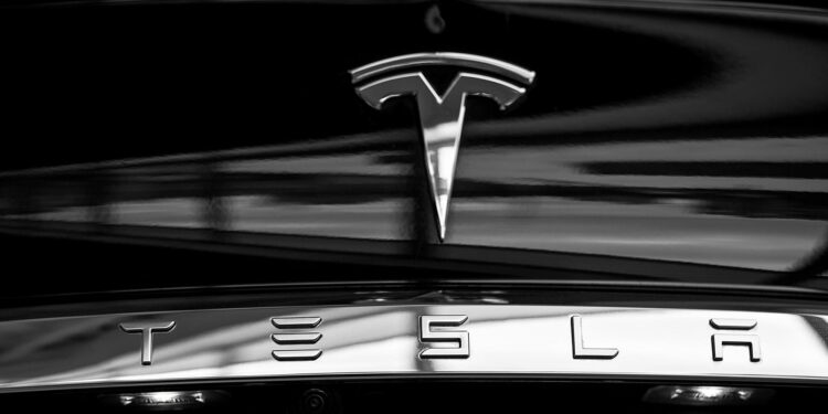 Tesla ofrece un paquete salarial de $1 billón a Elon Musk