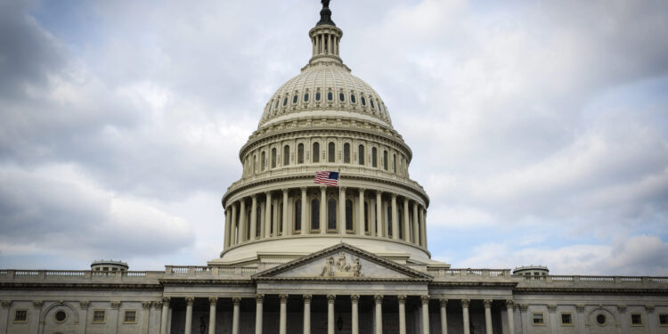 El mercado laboral de EE. UU. tambalea y crece la alarma entre economistas