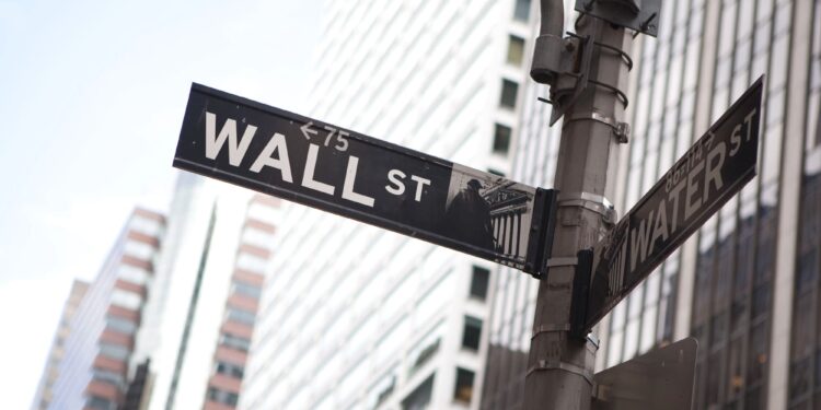 Wall Street al alza: S&P 500 supera los 6,600 tras señales de tregua entre Trump y China