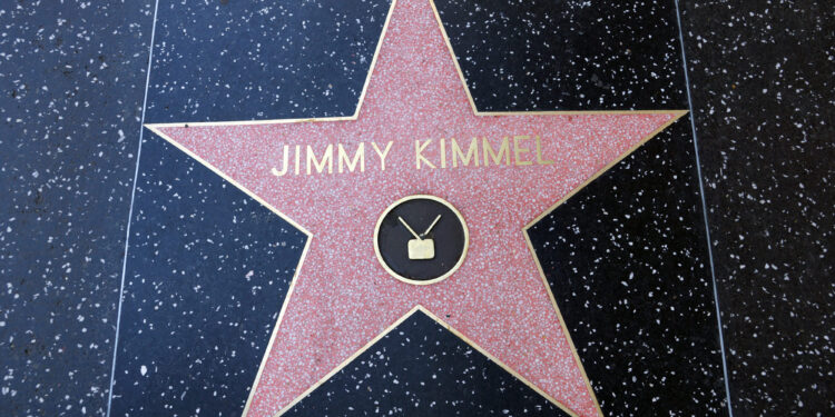 El regreso explosivo de Jimmy Kimmel divide a celebridades, políticos y millones de espectadores