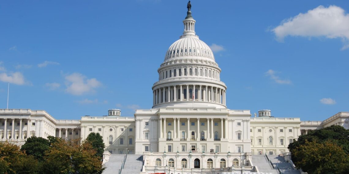 El Congreso regresa entre amenazas de cierre, disputas internas y la sombra de Trump