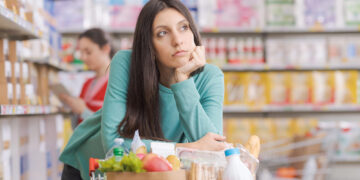 Confianza del consumidor a la baja y señales en rojo: Wall Street encara un “apagón” estadístico