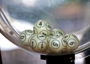 Dos boletos ganan $1.79 mil millones en Powerball