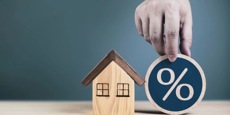 Histórica caída en tasas hipotecarias enciende esperanzas para el mercado inmobiliario