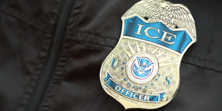 Arrestan a trabajadores inmigrantes que combatían incendios