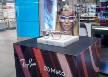Zuckerberg sacude el mercado: Gafas inteligentes con pantalla integrada prometen revolucionar el mercado