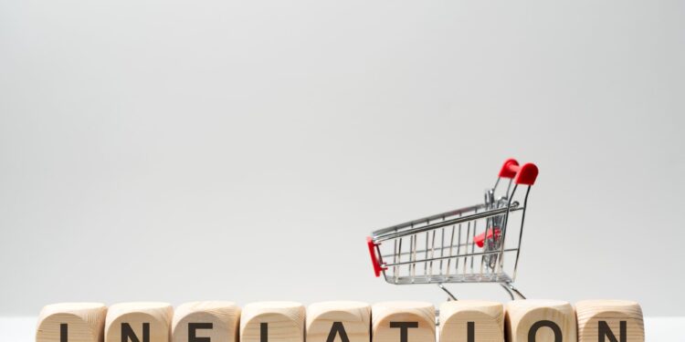 La inflación se desacelera y abre la puerta a más recortes de tasas en EE. UU.