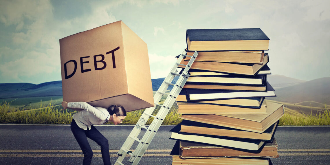 Trump enfrenta demanda colectiva por los retrasos en la condonación de préstamos estudiantiles