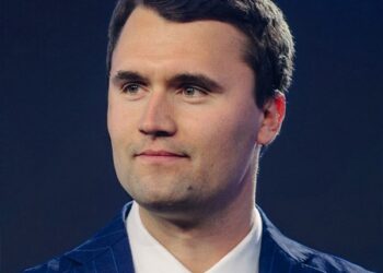 Plataformas permiten que videos del ataque mortal a Charlie Kirk y la joven ucraniana en Charlotte se viralicen