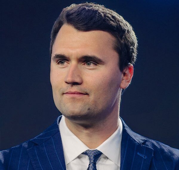 Plataformas permiten que videos del ataque mortal a Charlie Kirk y la joven ucraniana en Charlotte se viralicen