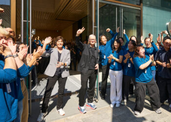 Apple se encamina a su mejor trimestre: El iPhone 17 impulsa un pronóstico histórico