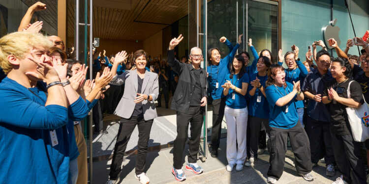 Apple se encamina a su mejor trimestre: El iPhone 17 impulsa un pronóstico histórico