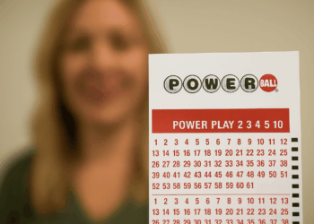 Mujer de Michigan gana $100,000 en la lotería gracias a números sugeridos por ChatGPT