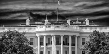 La Casa Blanca confirma despidos masivos